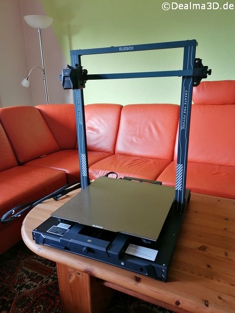 Die ersten Komponenten des Elegoo Neptune 3 Max sind zusammengebaut.