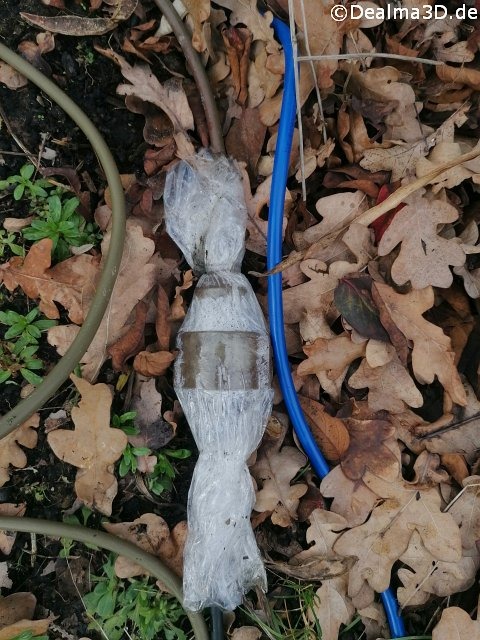 Bisheriger Schutz Kabelsteckverbindungen. Feuchtigkeit unter der Folie. Dadurch Kurzschlussgefahr.